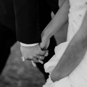 elopement-perch-wedding-couple