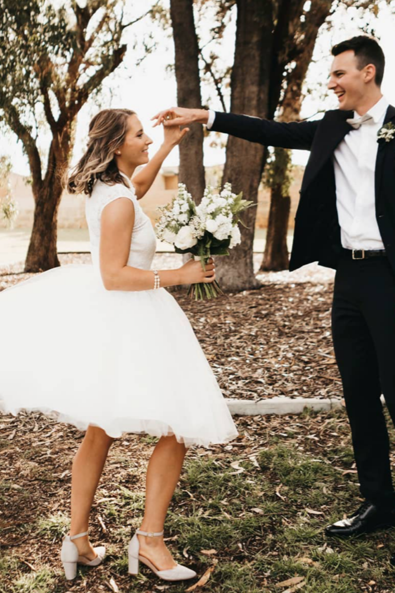 couple-dancing-perthweddingcollective-loversbysteph